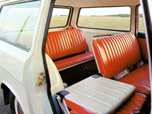 24_wagon_interior_backseat